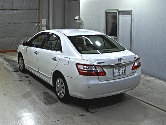 TOYOTA PREMIO 2011