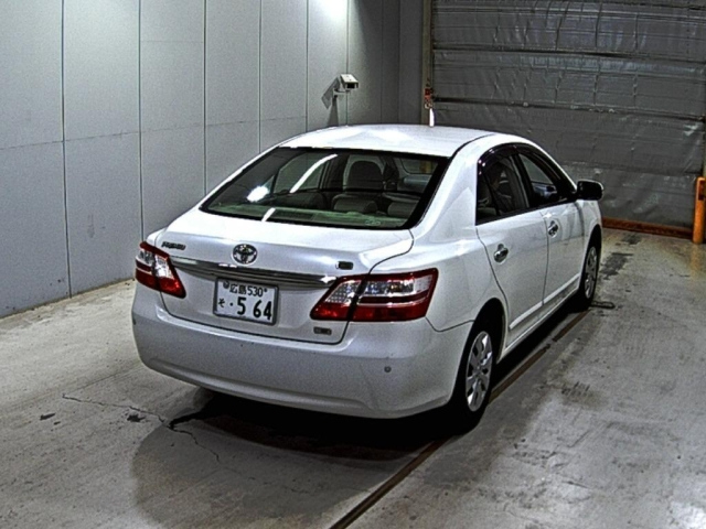 TOYOTA PREMIO 2011