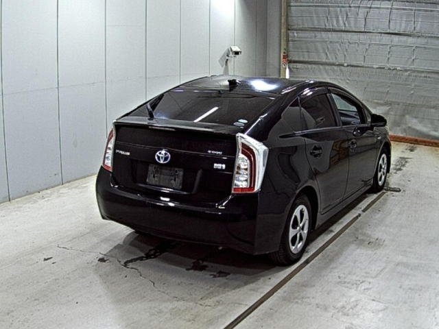 TOYOTA PRIUS 2015