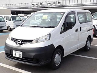 NISSAN NV200