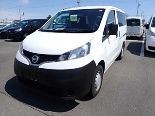 NISSAN NV200