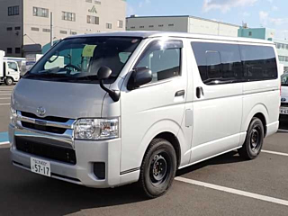 TOYOTA HIACE VAN