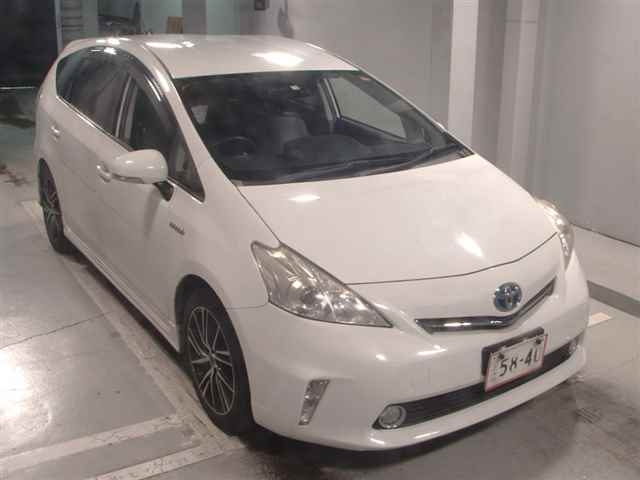 TOYOTA PRIUS ALPHA 2012