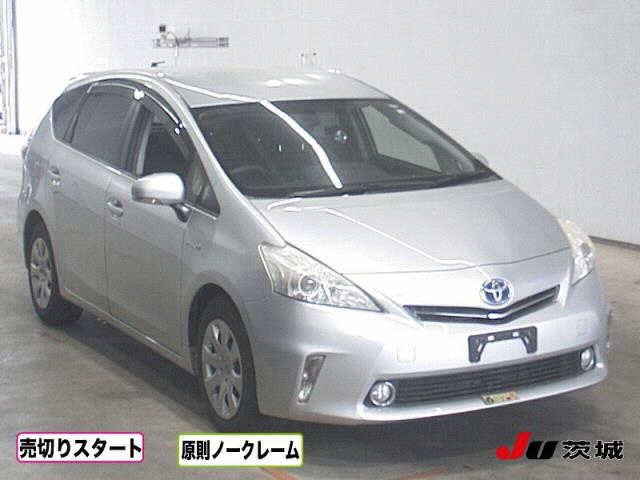 TOYOTA PRIUS ALPHA 2012