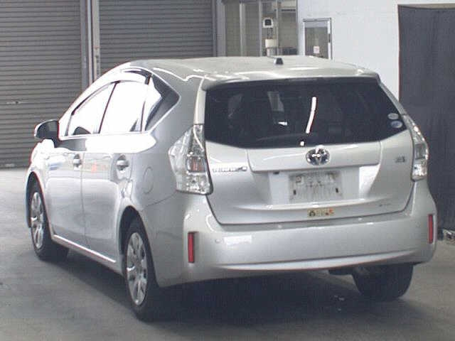 TOYOTA PRIUS ALPHA 2012