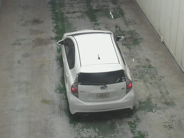 TOYOTA AQUA 2011
