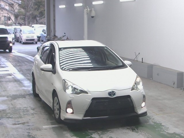 TOYOTA AQUA 2011