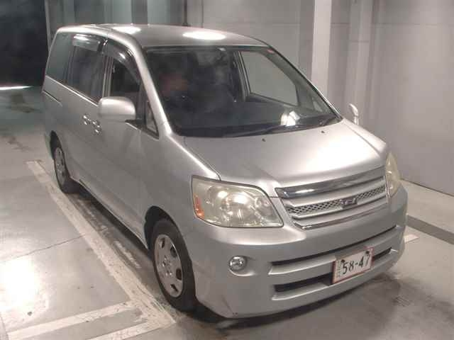TOYOTA NOAH 2006