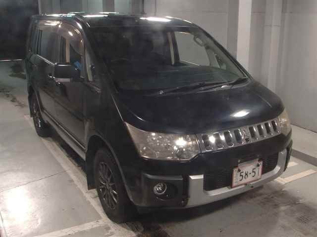MITSUBISHI DELICA D5