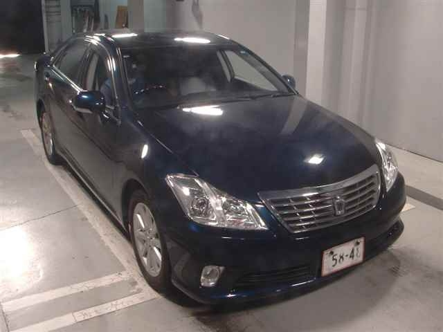 TOYOTA CROWN 2010