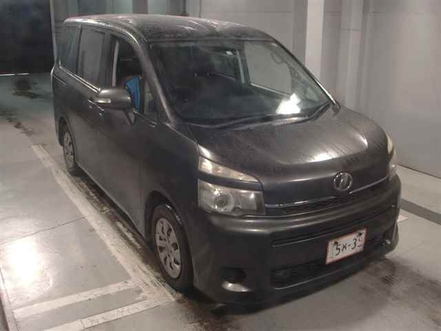 TOYOTA VOXY 2011