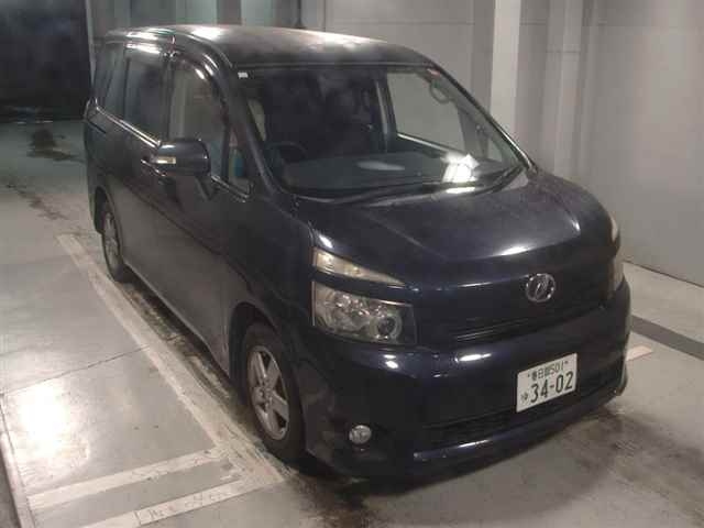 TOYOTA VOXY 2009