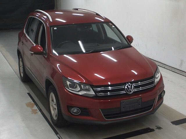 VOLKSWAGEN TIGUAN 2012