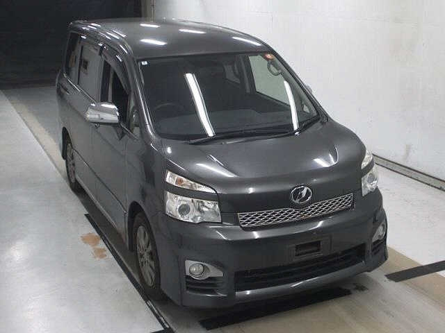 TOYOTA VOXY 2012