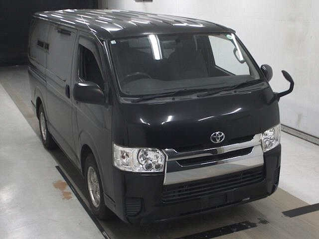 TOYOTA HIACE VAN 2015