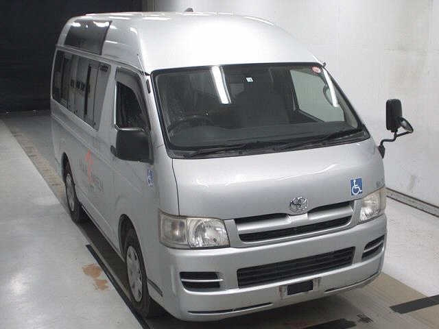 TOYOTA REGIUS ACE VAN