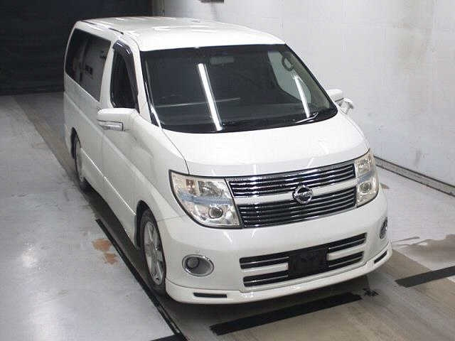 NISSAN ELGRAND 2010