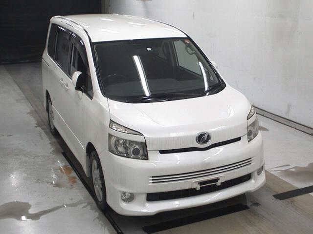 TOYOTA VOXY 2008