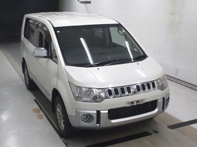MITSUBISHI DELICA D5 2012