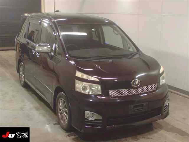TOYOTA VOXY 2012