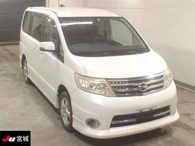 NISSAN SERENA 2010