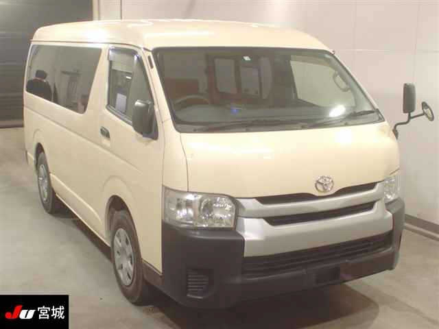 TOYOTA HIACE 2016