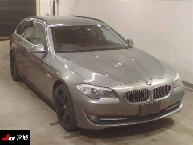 BMW 5 SERIES 2012