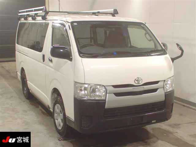TOYOTA HIACE VAN 2019