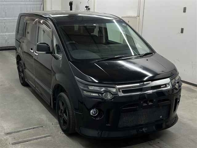 MITSUBISHI DELICA D5 2012