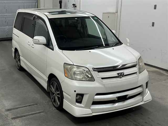 TOYOTA NOAH 2006