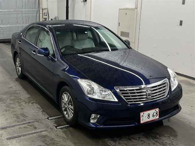 TOYOTA CROWN 2010