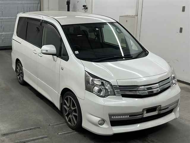TOYOTA NOAH 2012