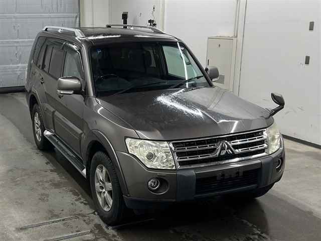 MITSUBISHI PAJERO