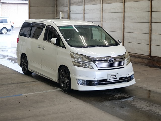 TOYOTA VELLFIRE 2010
