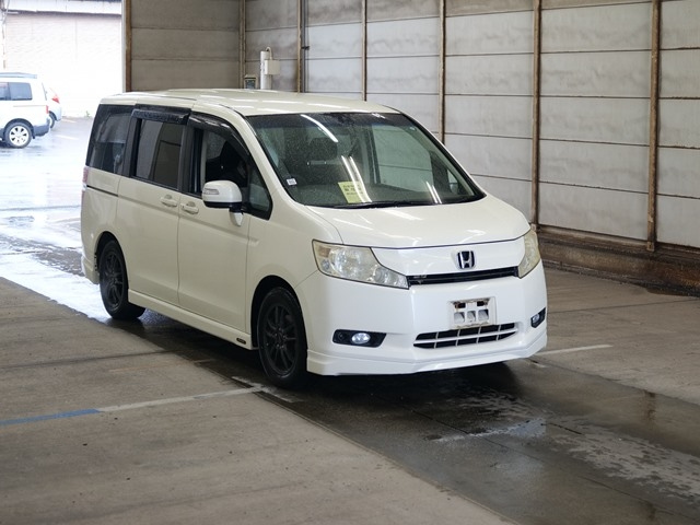 HONDA STEP WAGON 2011