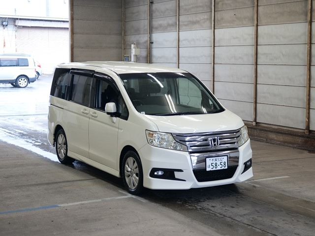 HONDA STEP WAGON 2011