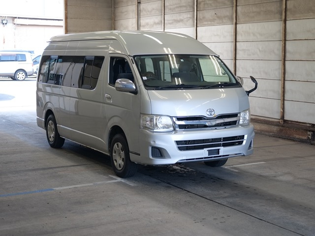 TOYOTA HIACE 2012