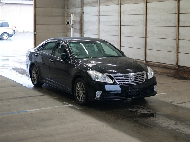 TOYOTA CROWN 2010