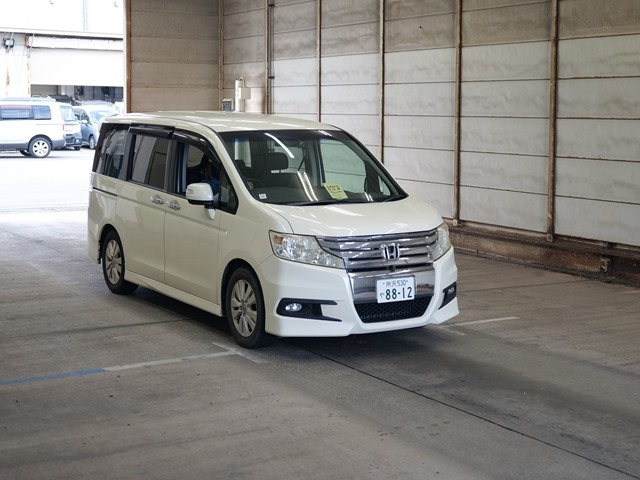HONDA STEP WAGON 2010