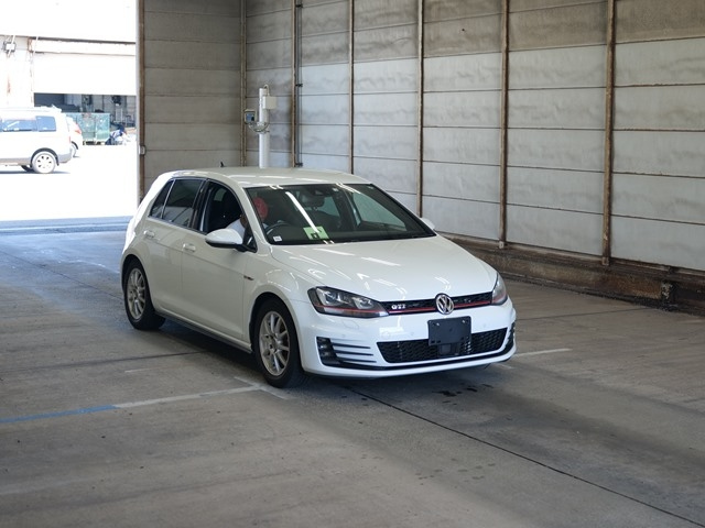VOLKSWAGEN GOLF 2014