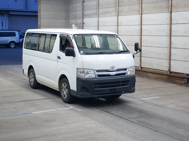 TOYOTA REGIUS ACE VAN 2011
