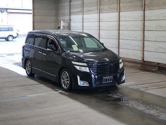 NISSAN ELGRAND 2010