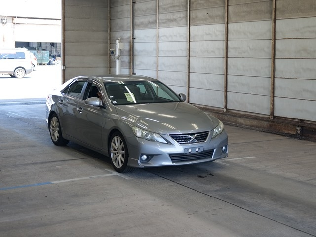TOYOTA MARK X 2010