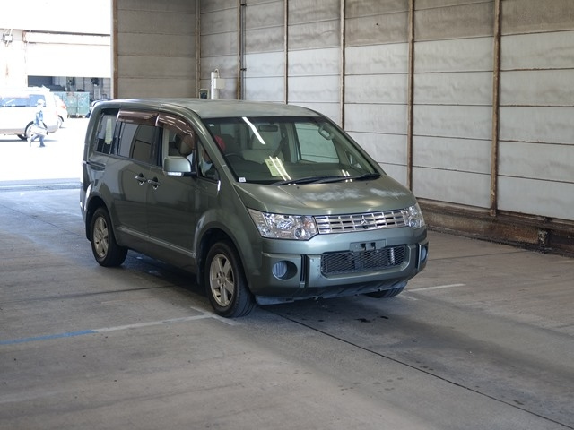 MITSUBISHI DELICA D5