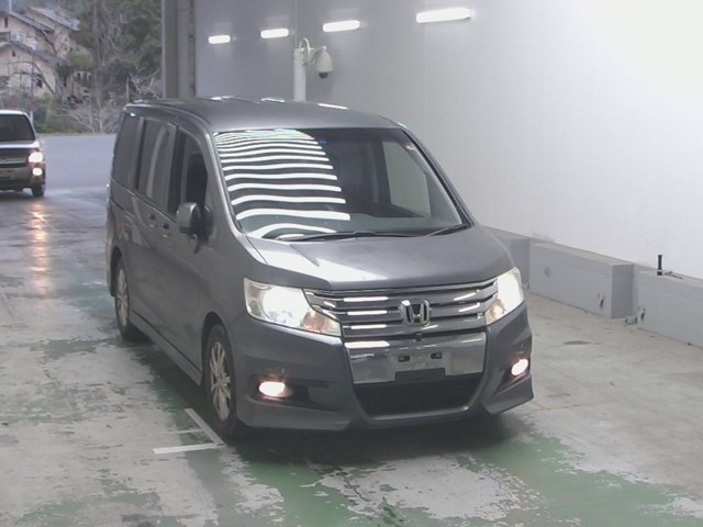 HONDA STEP WAGON 2010
