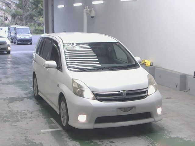 TOYOTA ISIS 2008