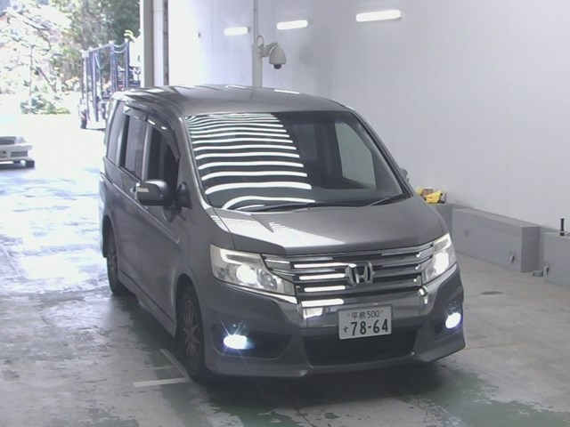 HONDA STEP WAGON 2013