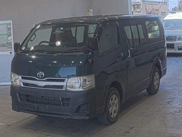 TOYOTA HIACE VAN 2011