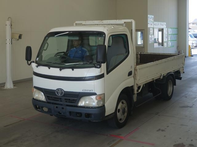 TOYOTA DYNA