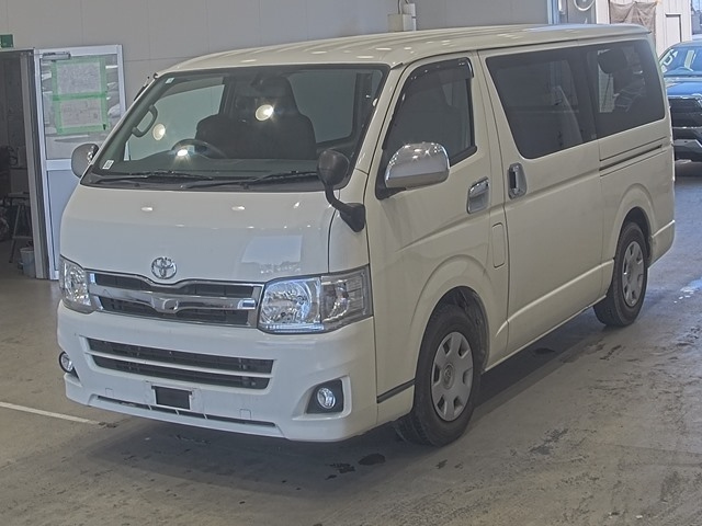 TOYOTA HIACE VAN 2013